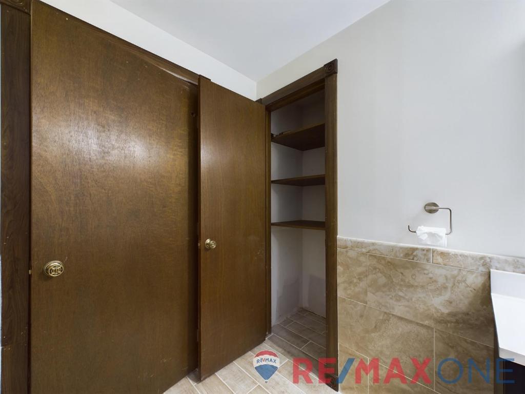 1011 Lamplighter Lane