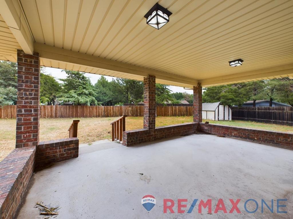 1011 Lamplighter Lane