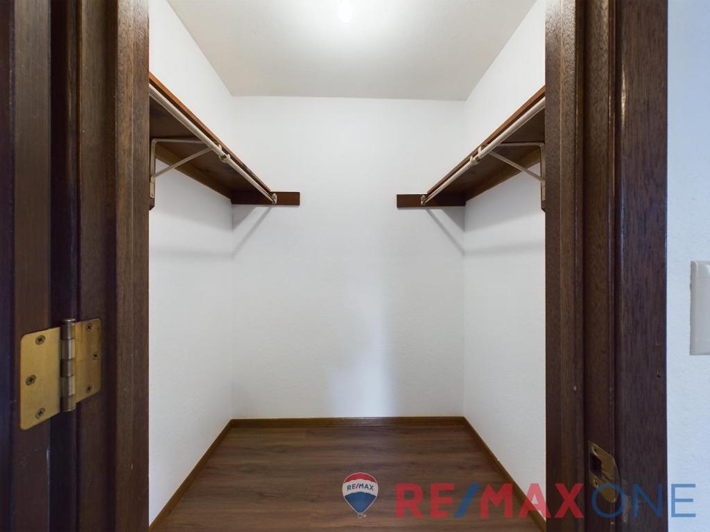 1011 Lamplighter Lane