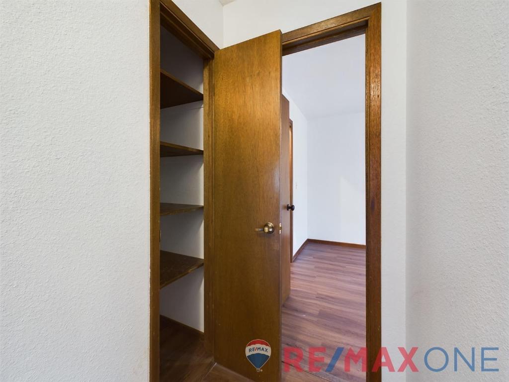 1011 Lamplighter Lane