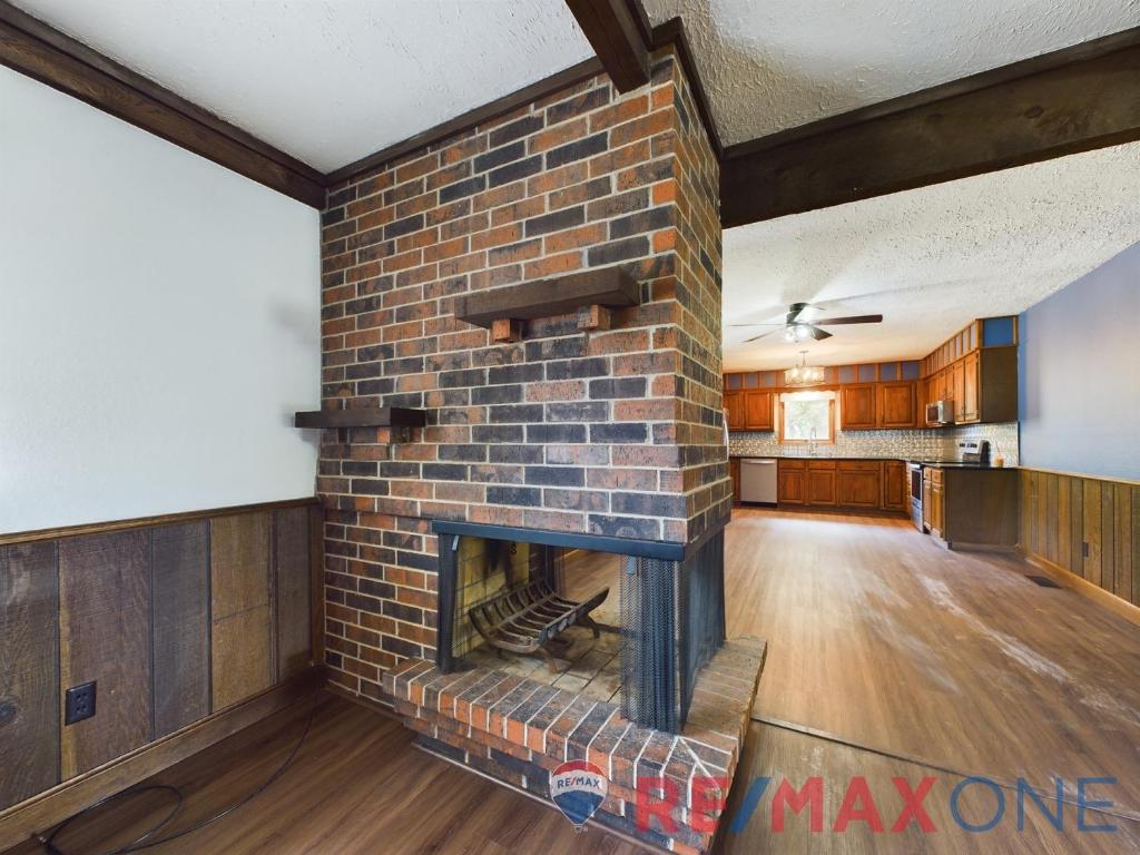 1011 Lamplighter Lane