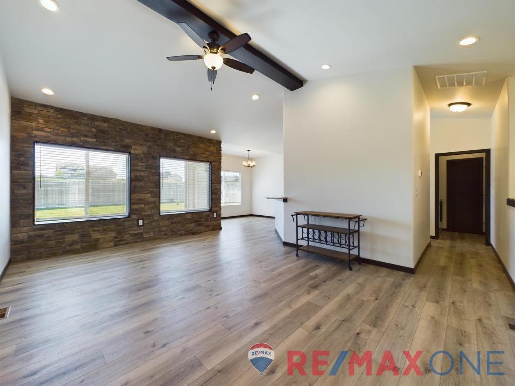 2280 Glenwood Drive