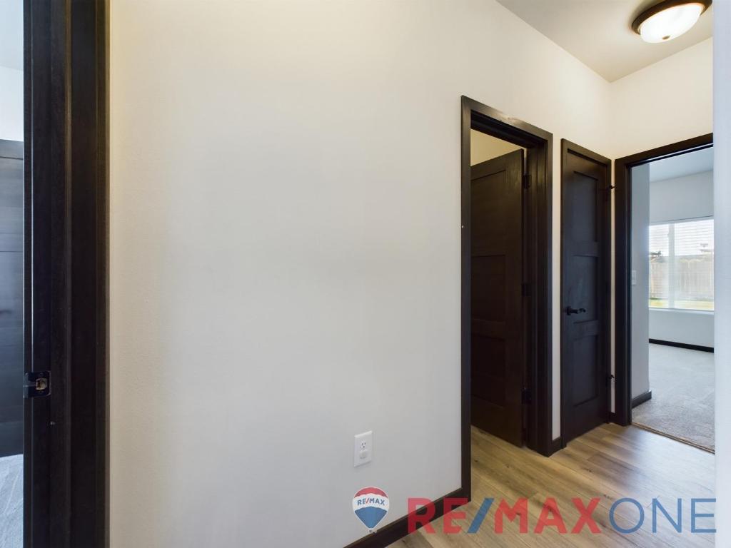 2280 Glenwood Drive