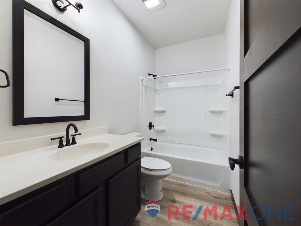 2280 Glenwood Drive