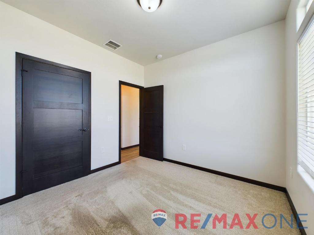 2280 Glenwood Drive