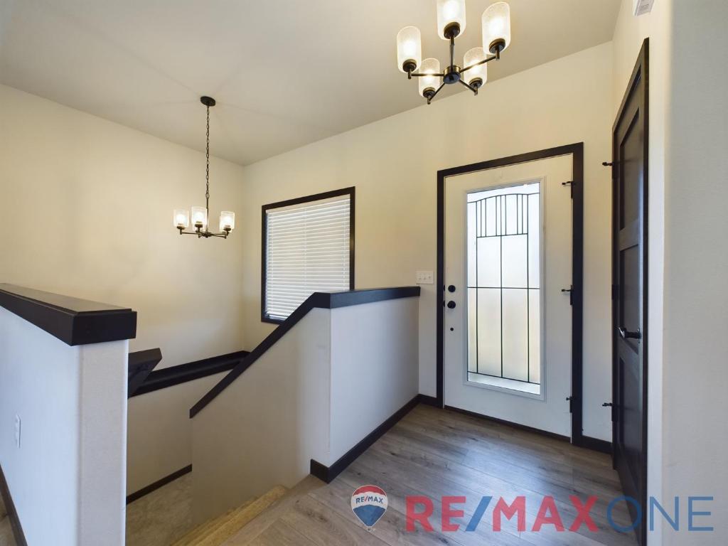 2280 Glenwood Drive