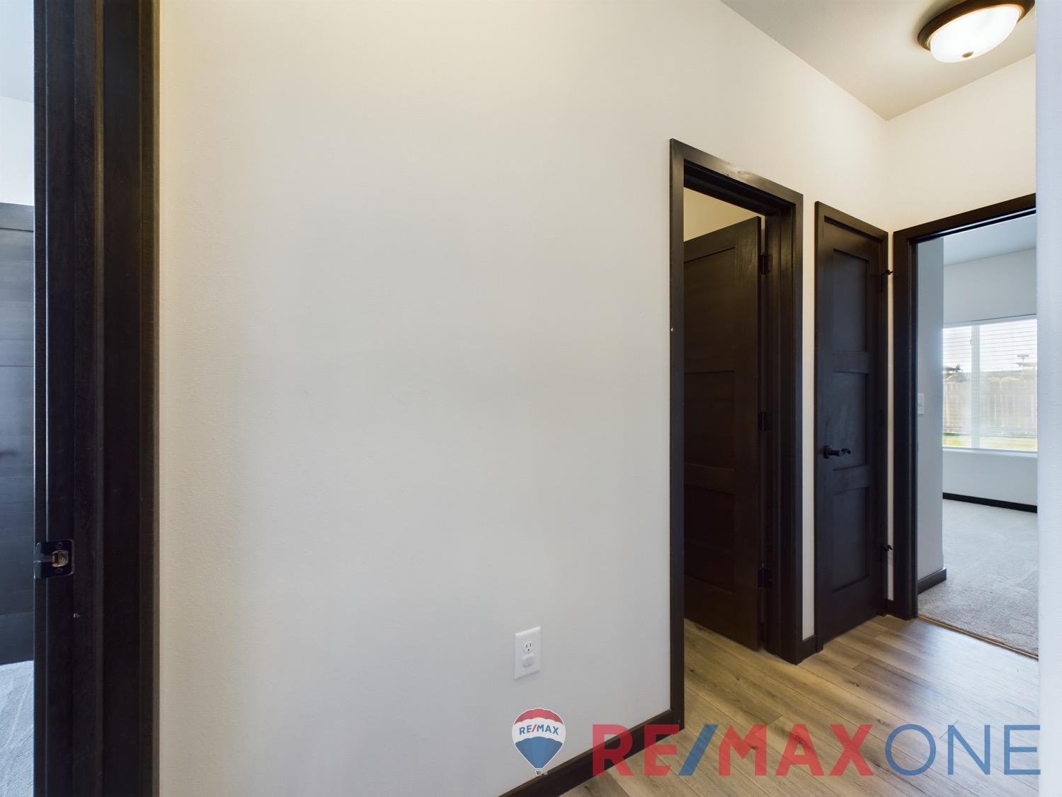 2280 Glenwood Drive