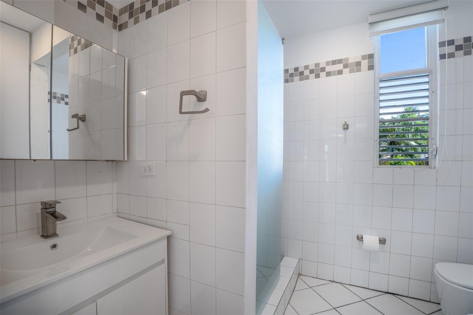 The Clusters WHITE SANDS LANE #33