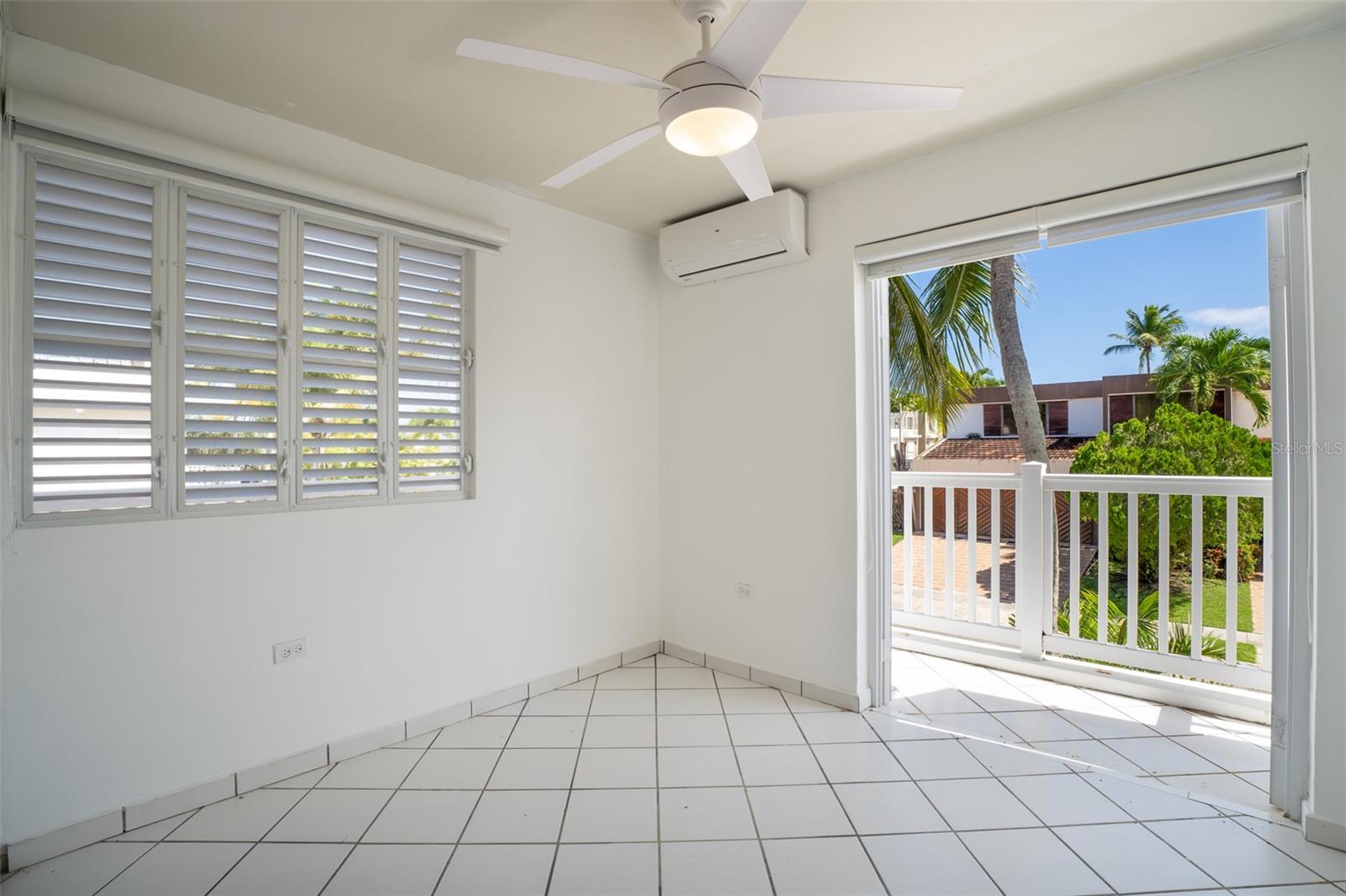 The Clusters WHITE SANDS LANE #33