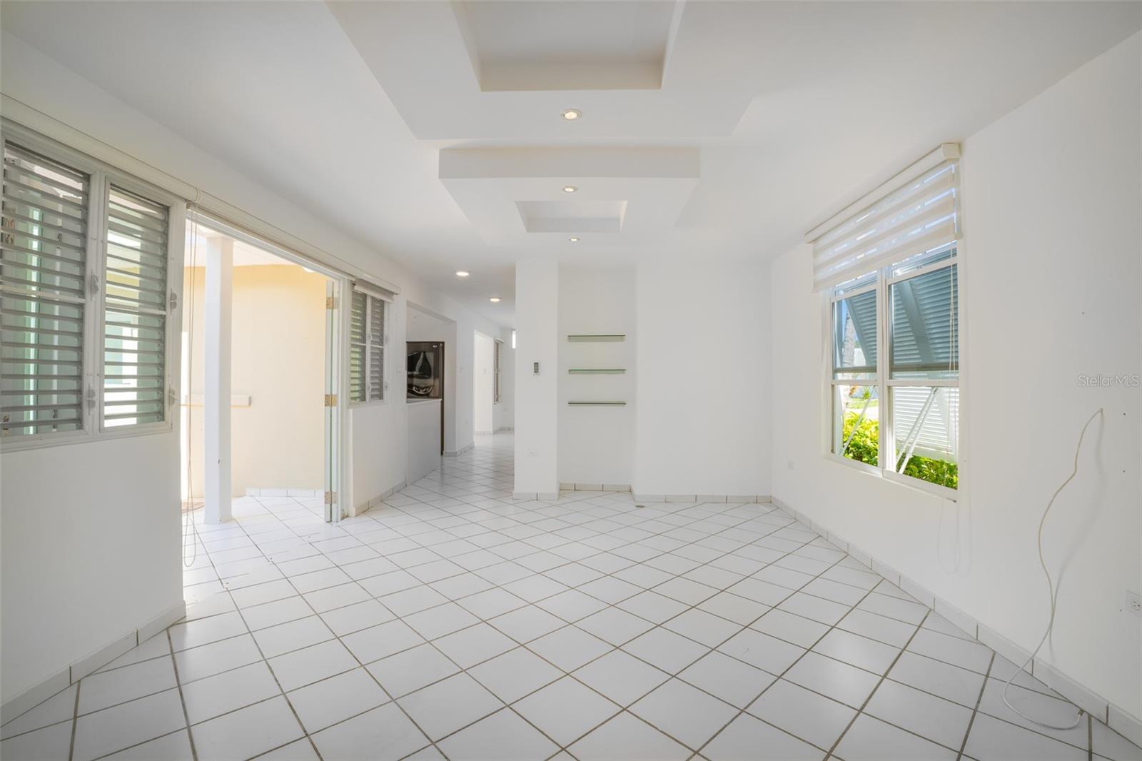 The Clusters WHITE SANDS LANE #33