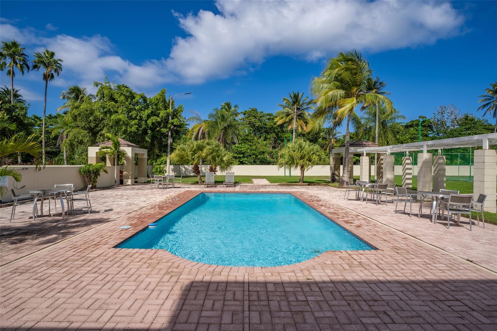 The Clusters WHITE SANDS LANE #33