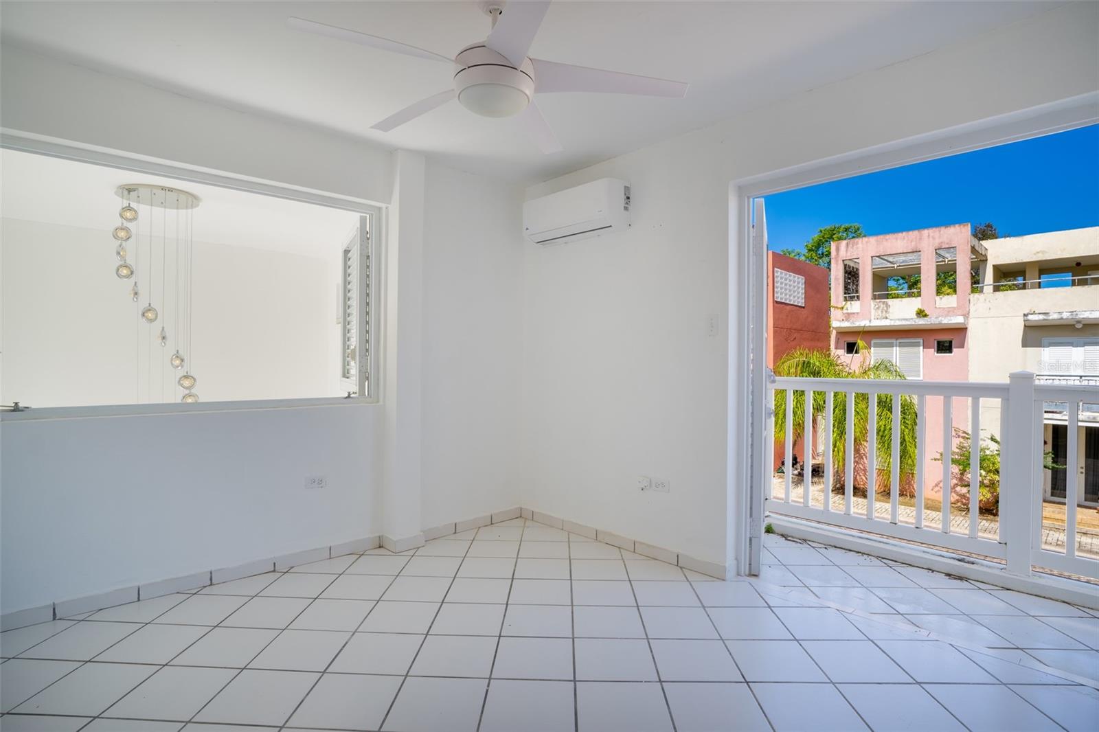 The Clusters WHITE SANDS LANE #33