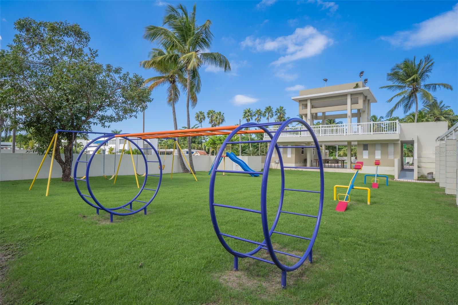 The Clusters WHITE SANDS LANE #33