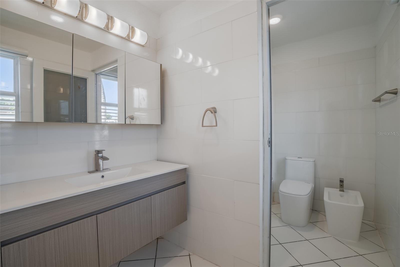 The Clusters WHITE SANDS LANE #33