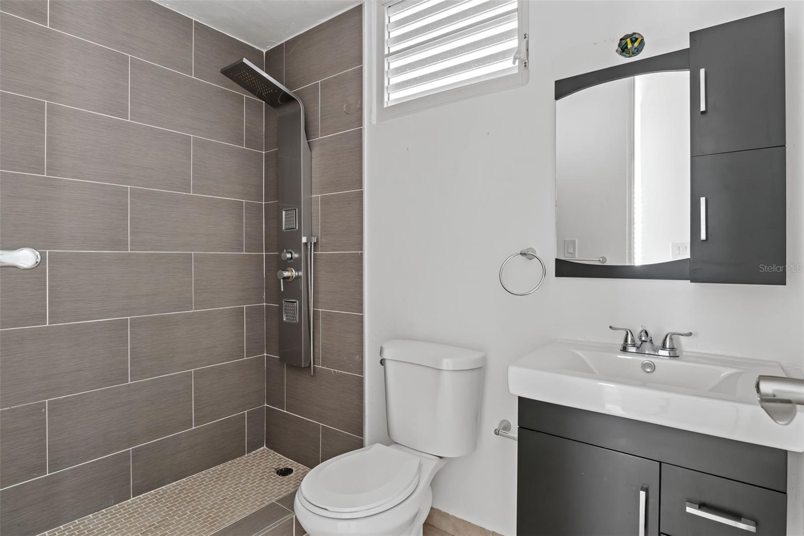 Almendro LOS COLOBOS PARK #AA27