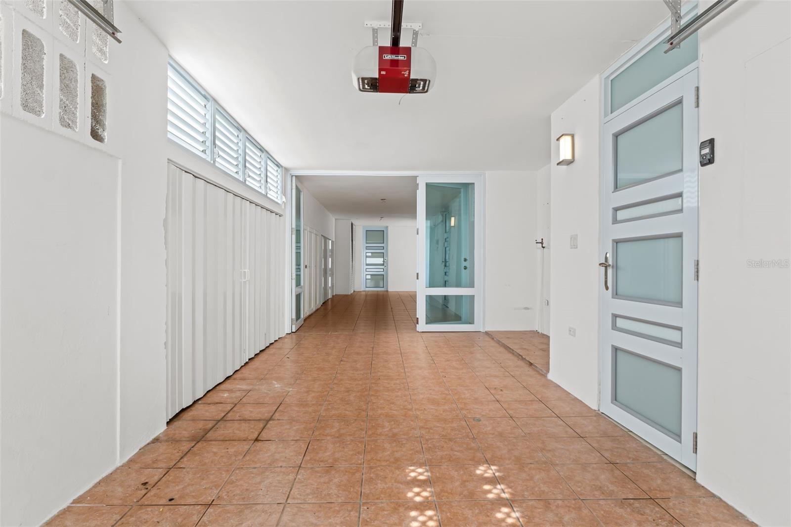 Almendro LOS COLOBOS PARK #AA27