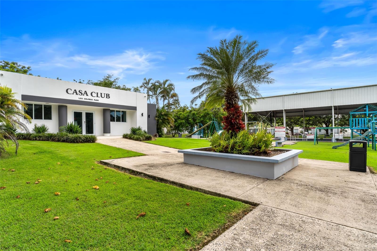 Almendro LOS COLOBOS PARK #AA27