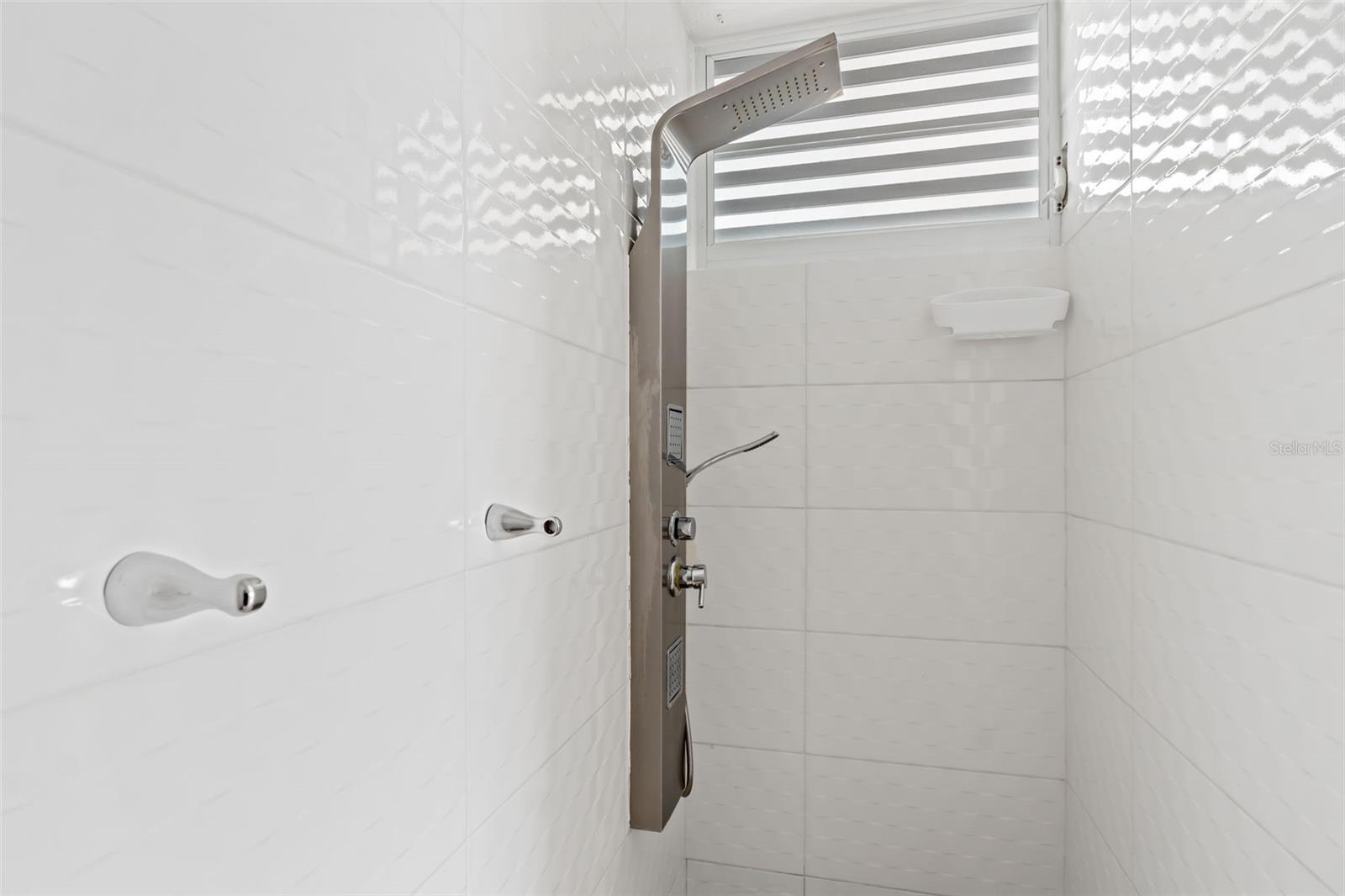 Almendro LOS COLOBOS PARK #AA27