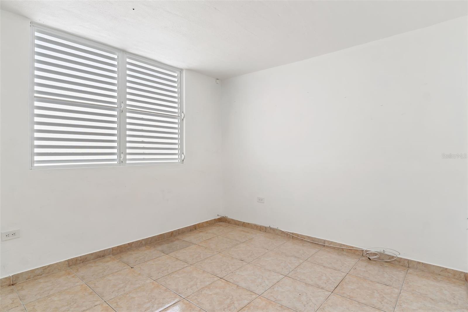 Almendro LOS COLOBOS PARK #AA27