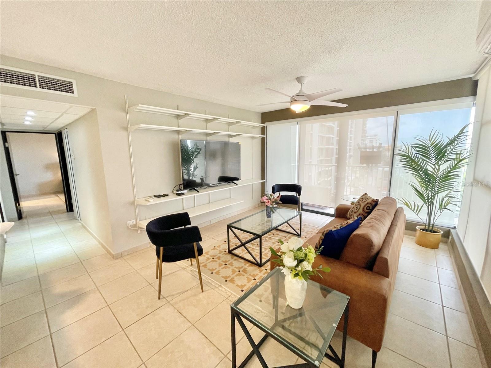 Cond. Castillo del Mar AVE. ISLA VERDE #501