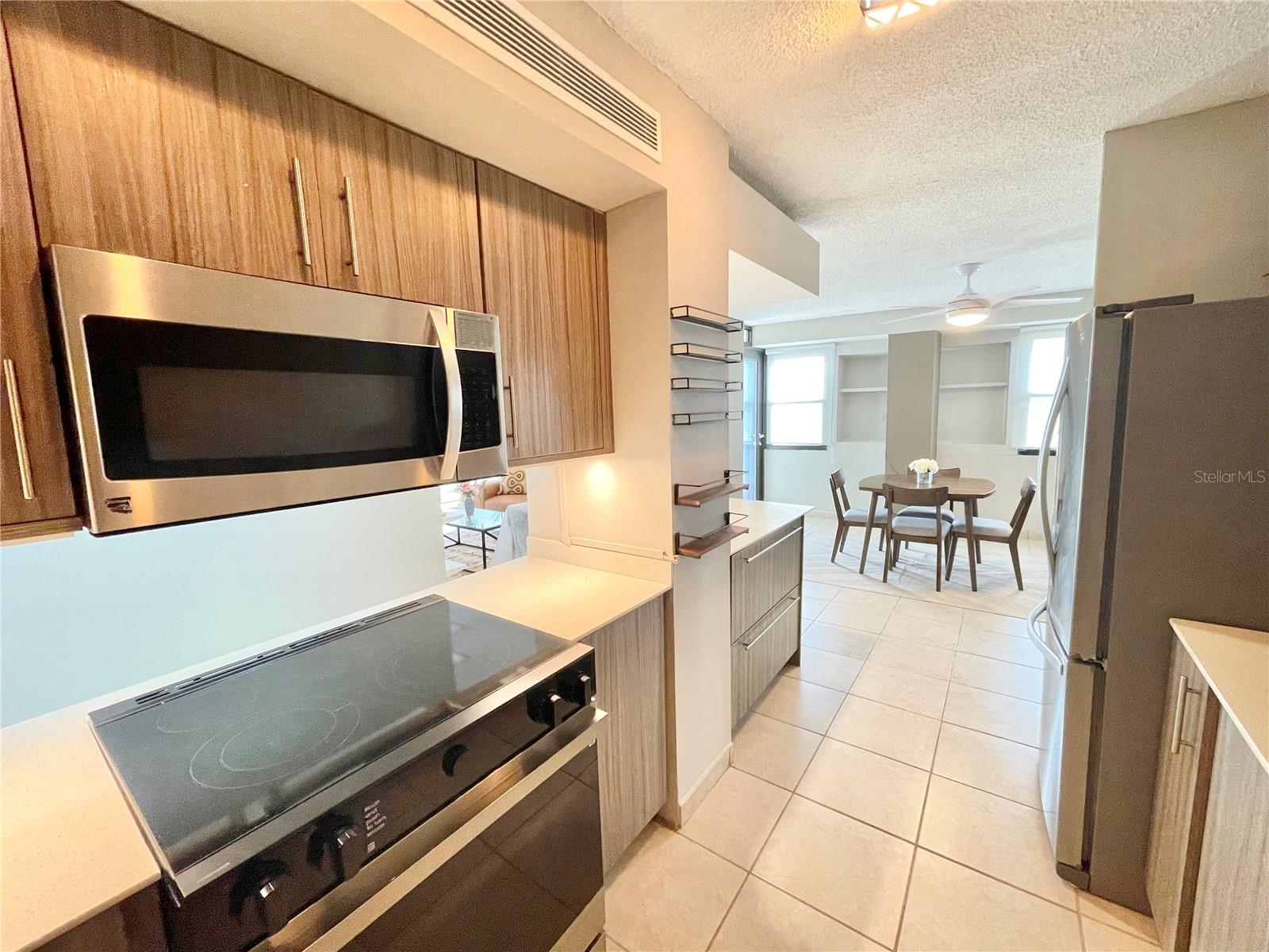 Cond. Castillo del Mar AVE. ISLA VERDE #501