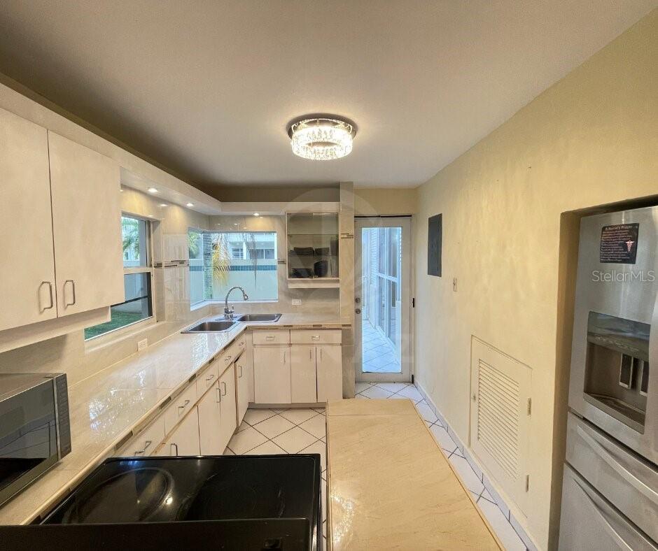 White Sands Lane THE CLUSTERS #31