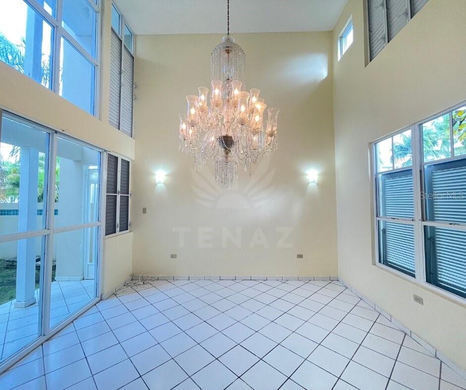 White Sands Lane THE CLUSTERS #31