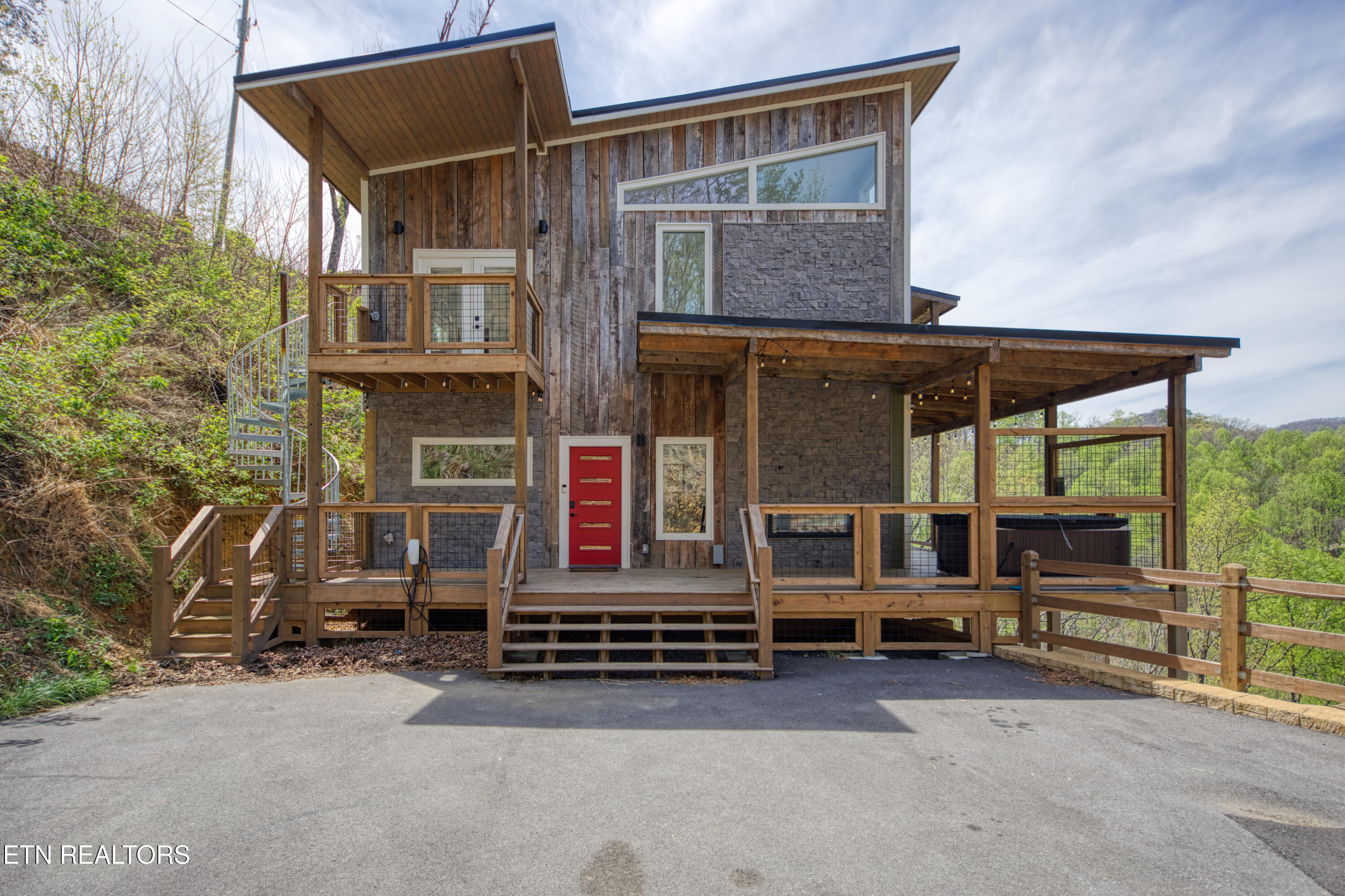 3322 Sugar Maple Loop Rd