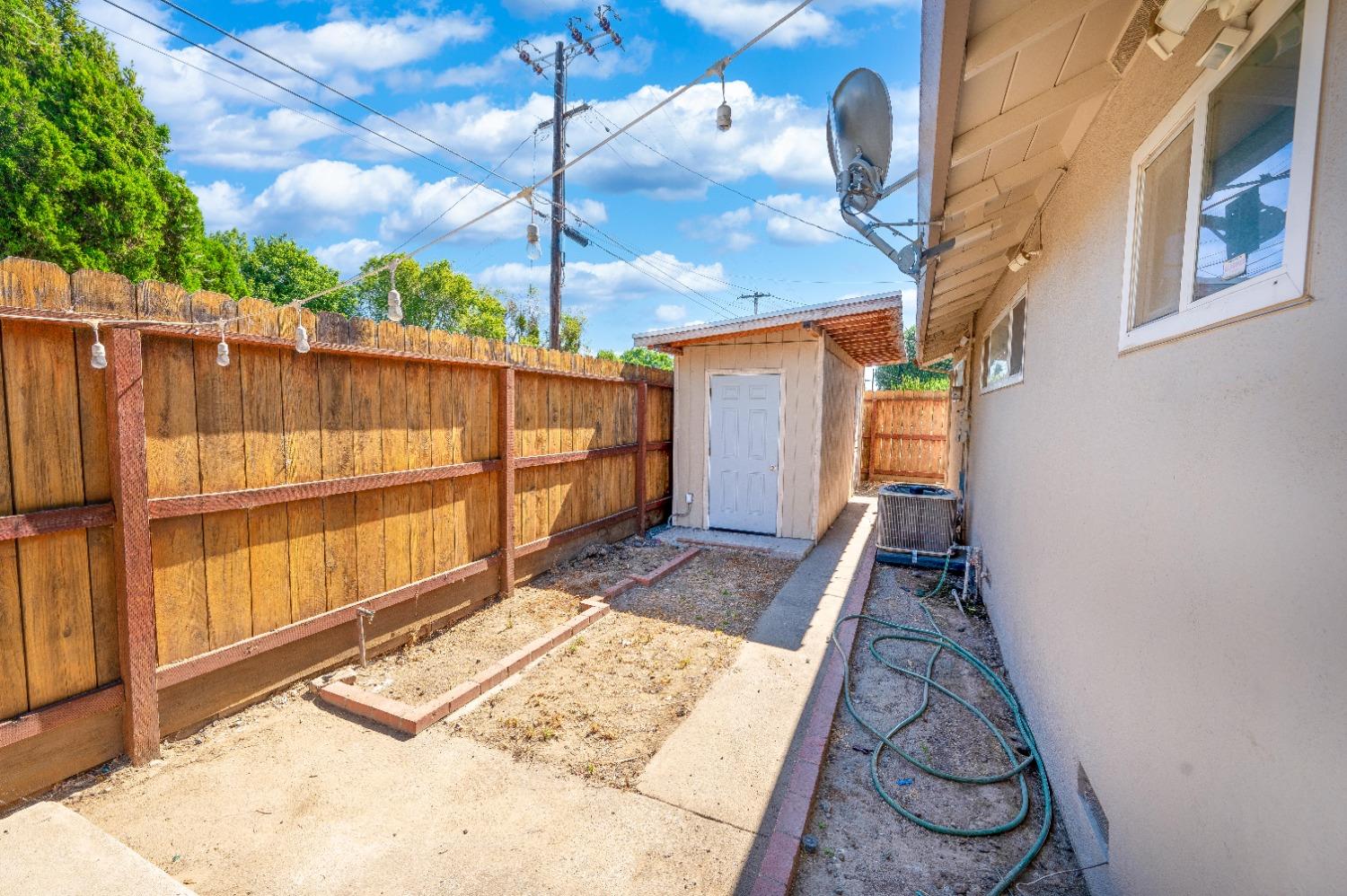 1629 Oakwood