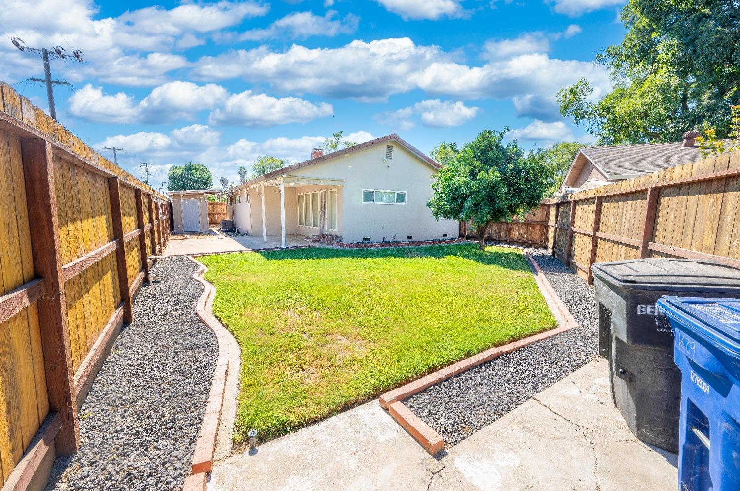 1629 Oakwood