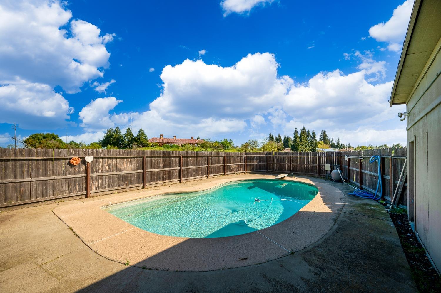 8302 Rodden Road