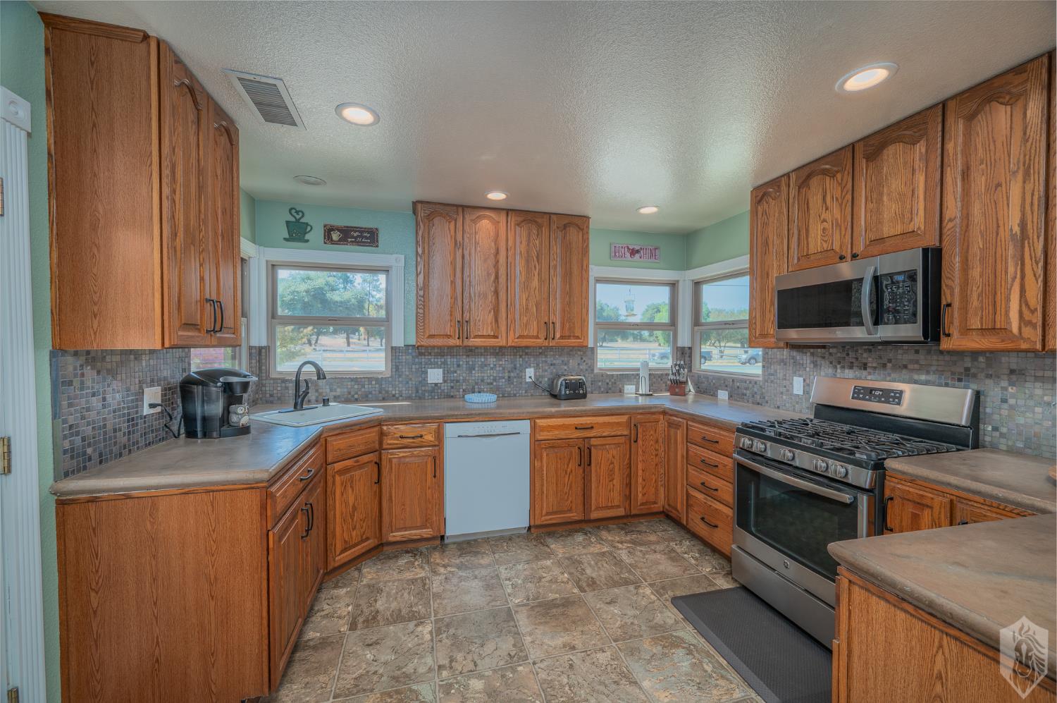 7667 Rodden Road