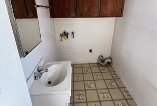 411 W Locust Street