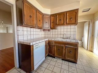 411 W Locust Street