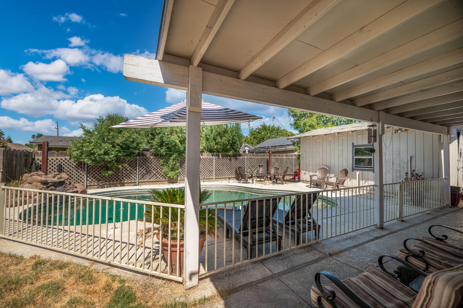 382 E Lambuth Avenue