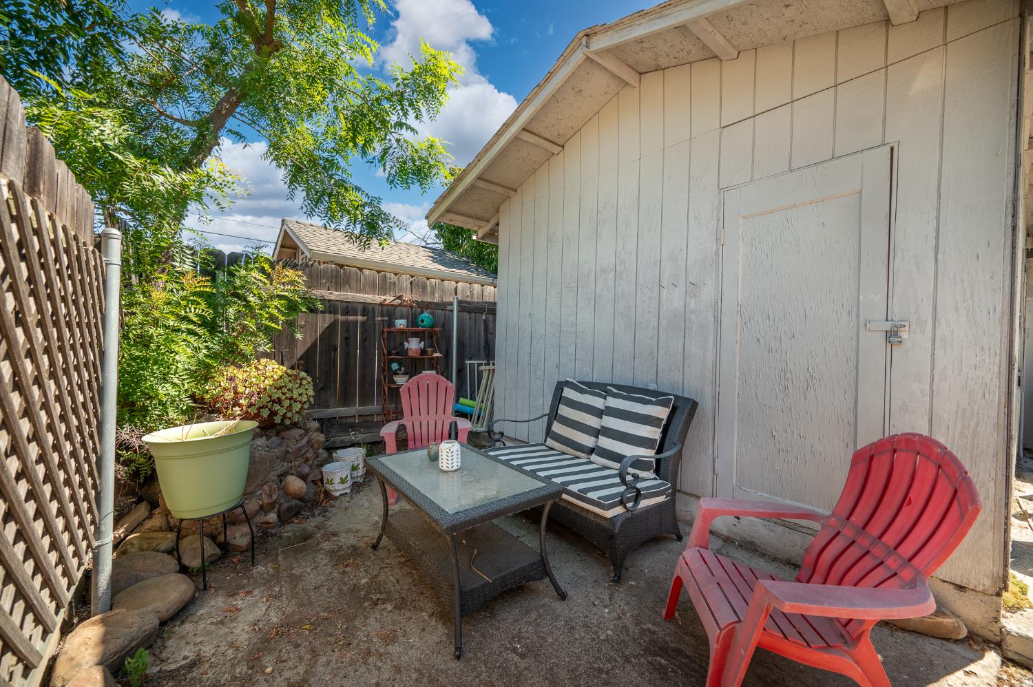 382 E Lambuth Avenue