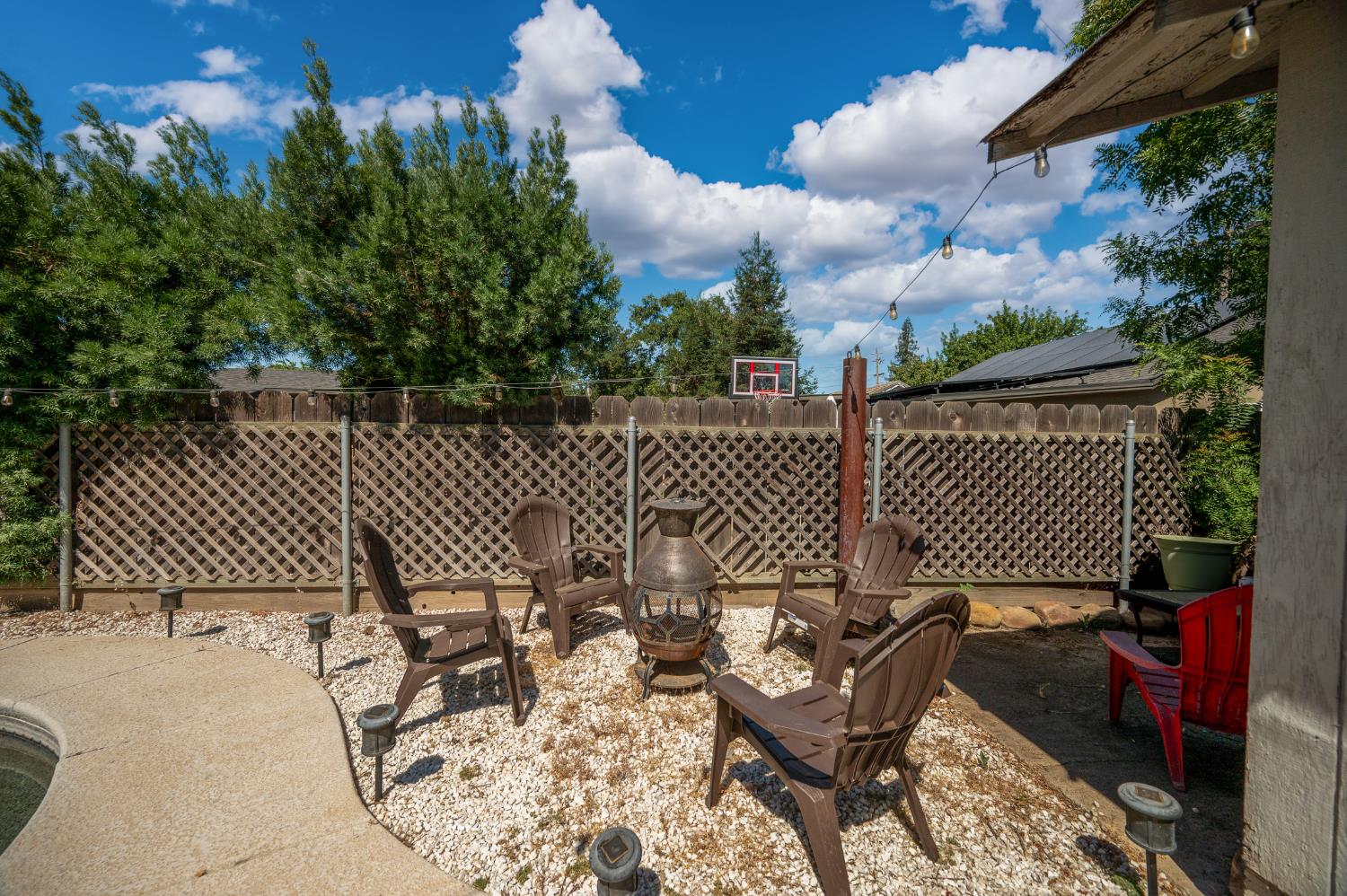 382 E Lambuth Avenue