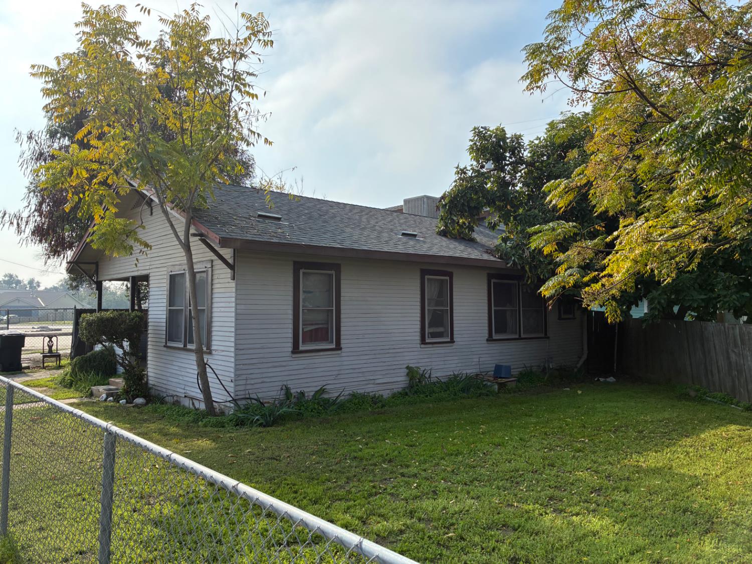 1215 N Court Street