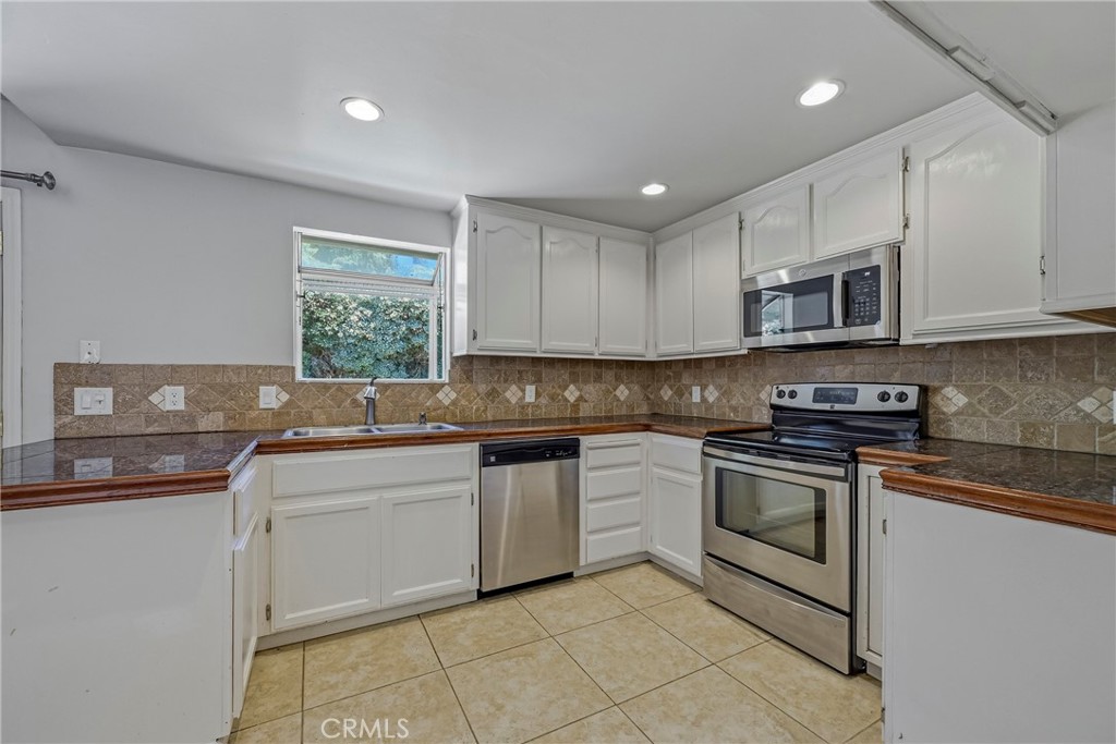1445 Cameron Lane