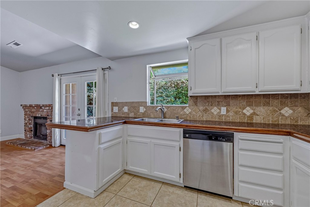 1445 Cameron Lane