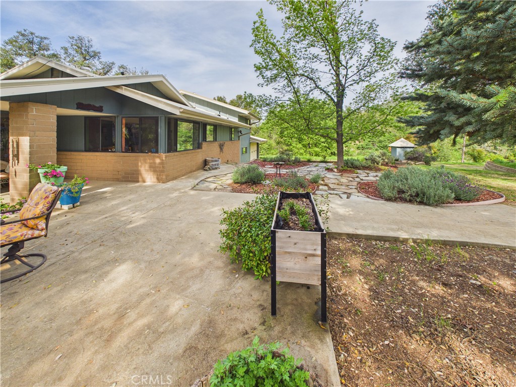 6650 Feliciana Mountain