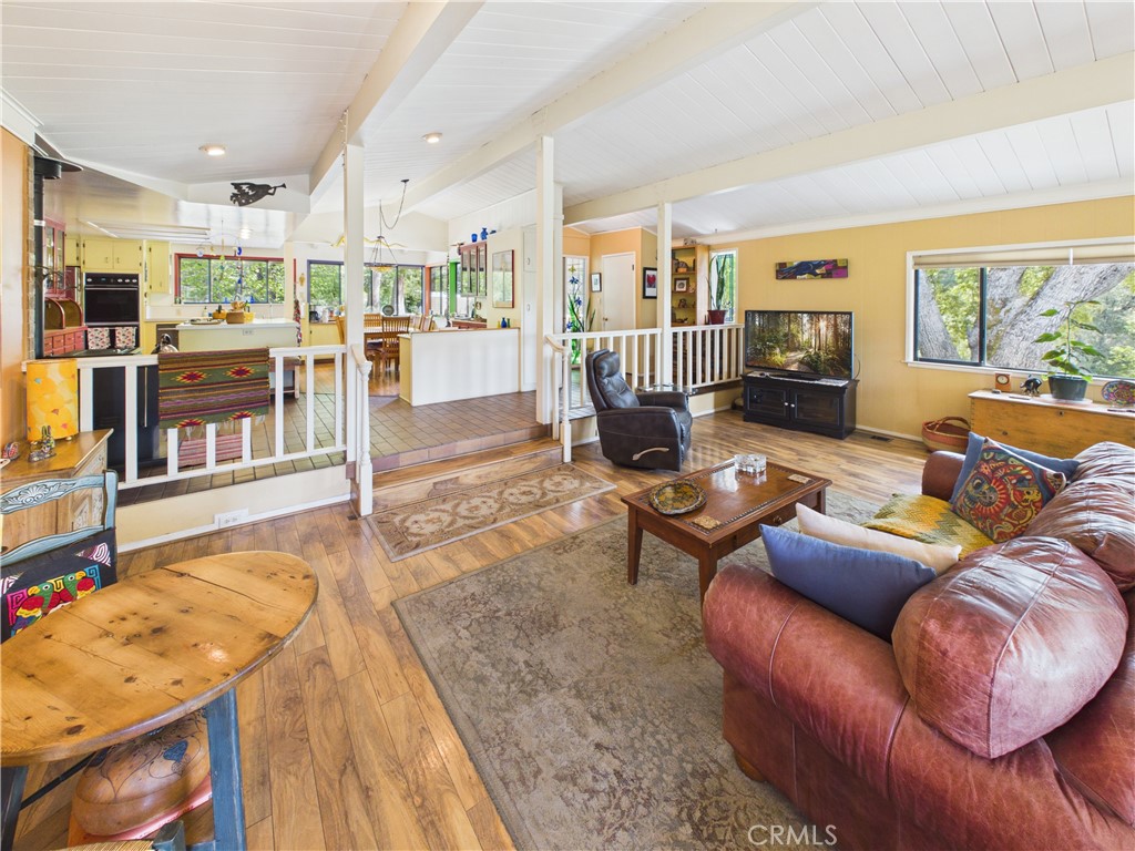 6650 Feliciana Mountain