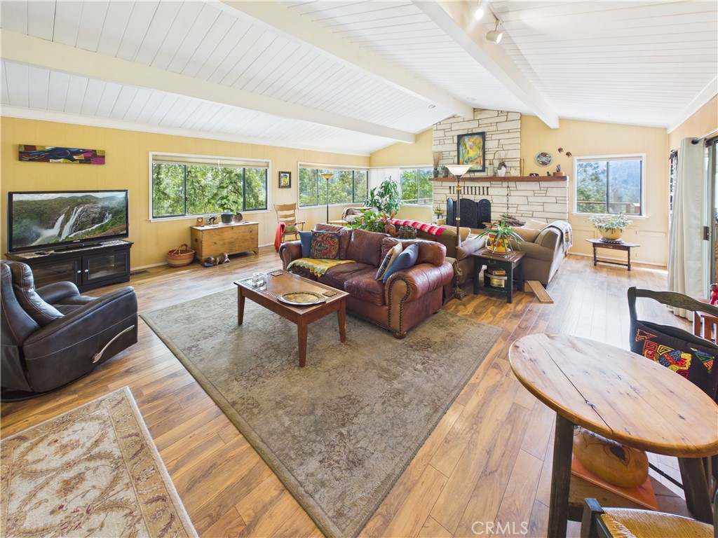 6650 Feliciana Mountain