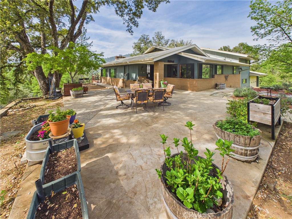 6650 Feliciana Mountain