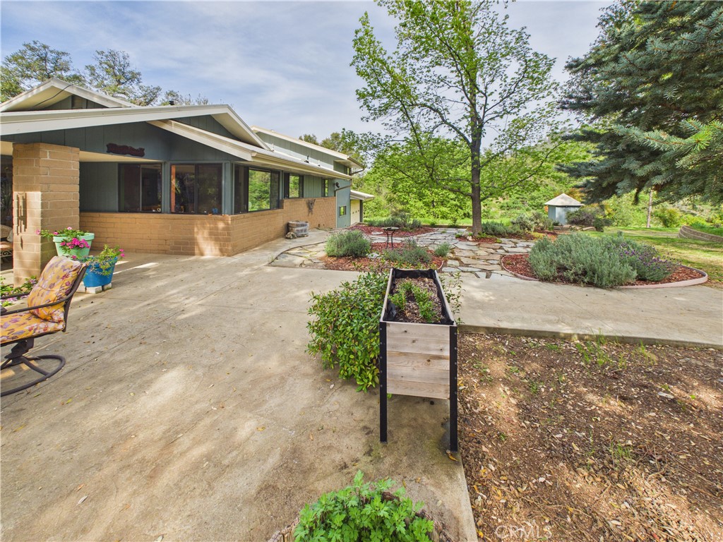 6650 Feliciana Mountain