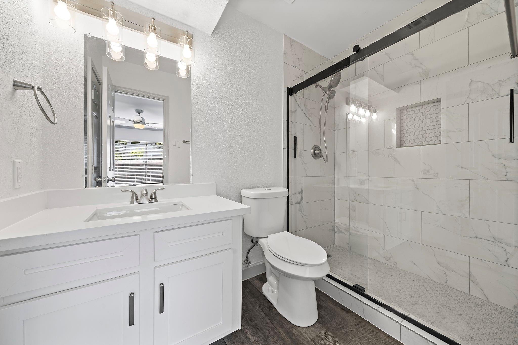 1714 Huge Oaks Street