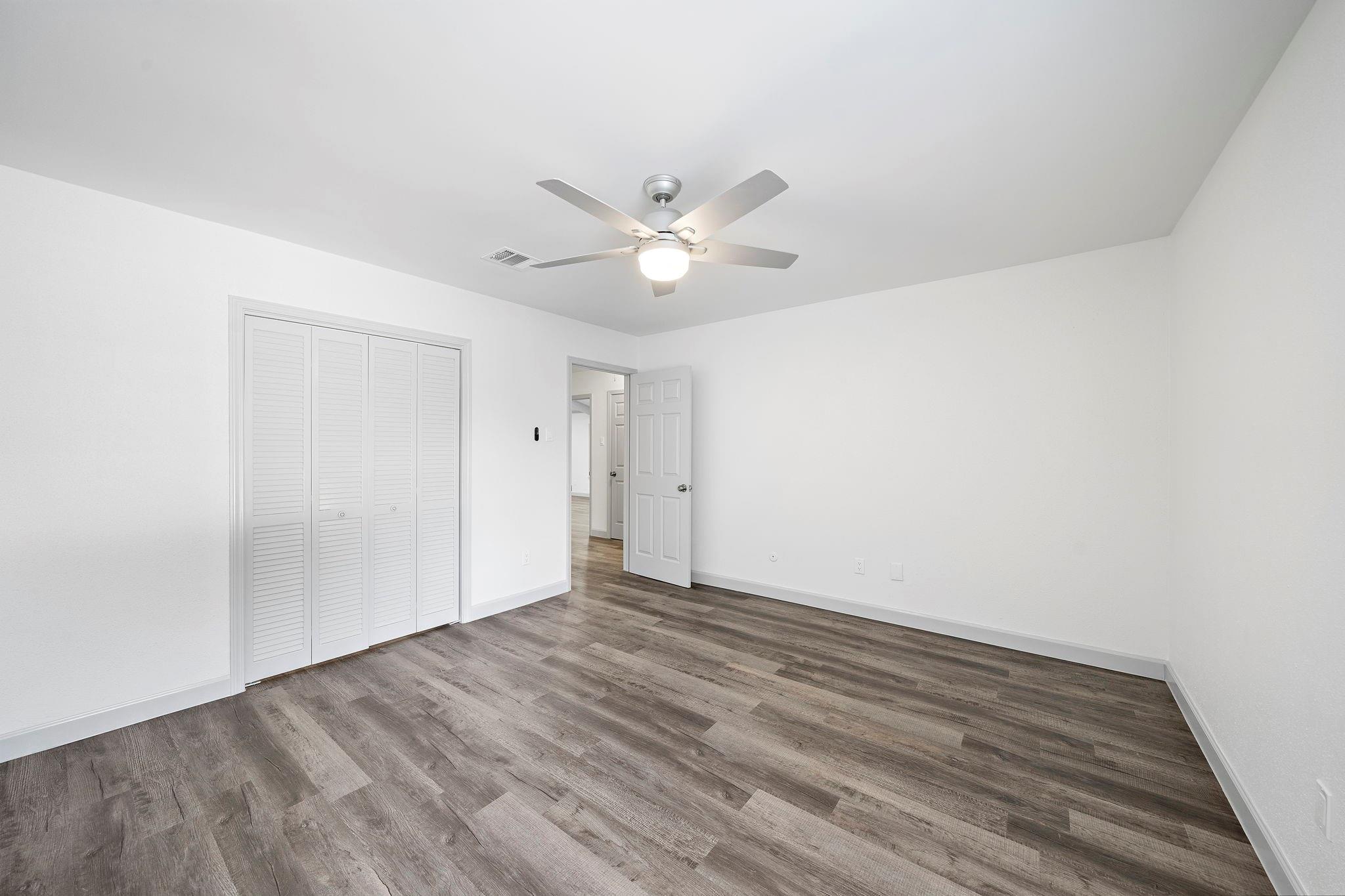 1714 Huge Oaks Street