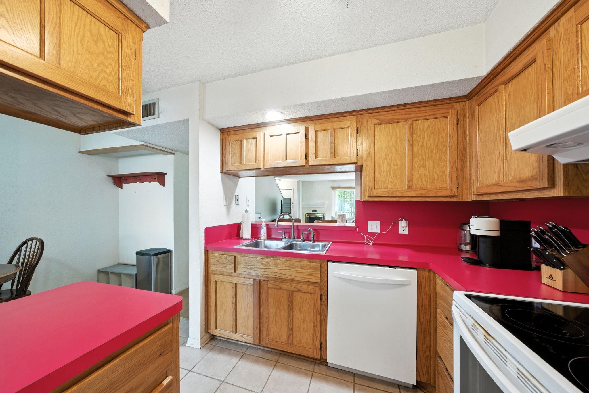 3919 Fairmont Parkway # 115