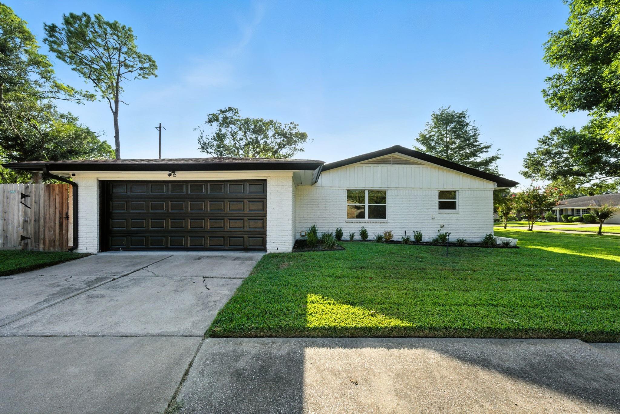 5438 Grape Street