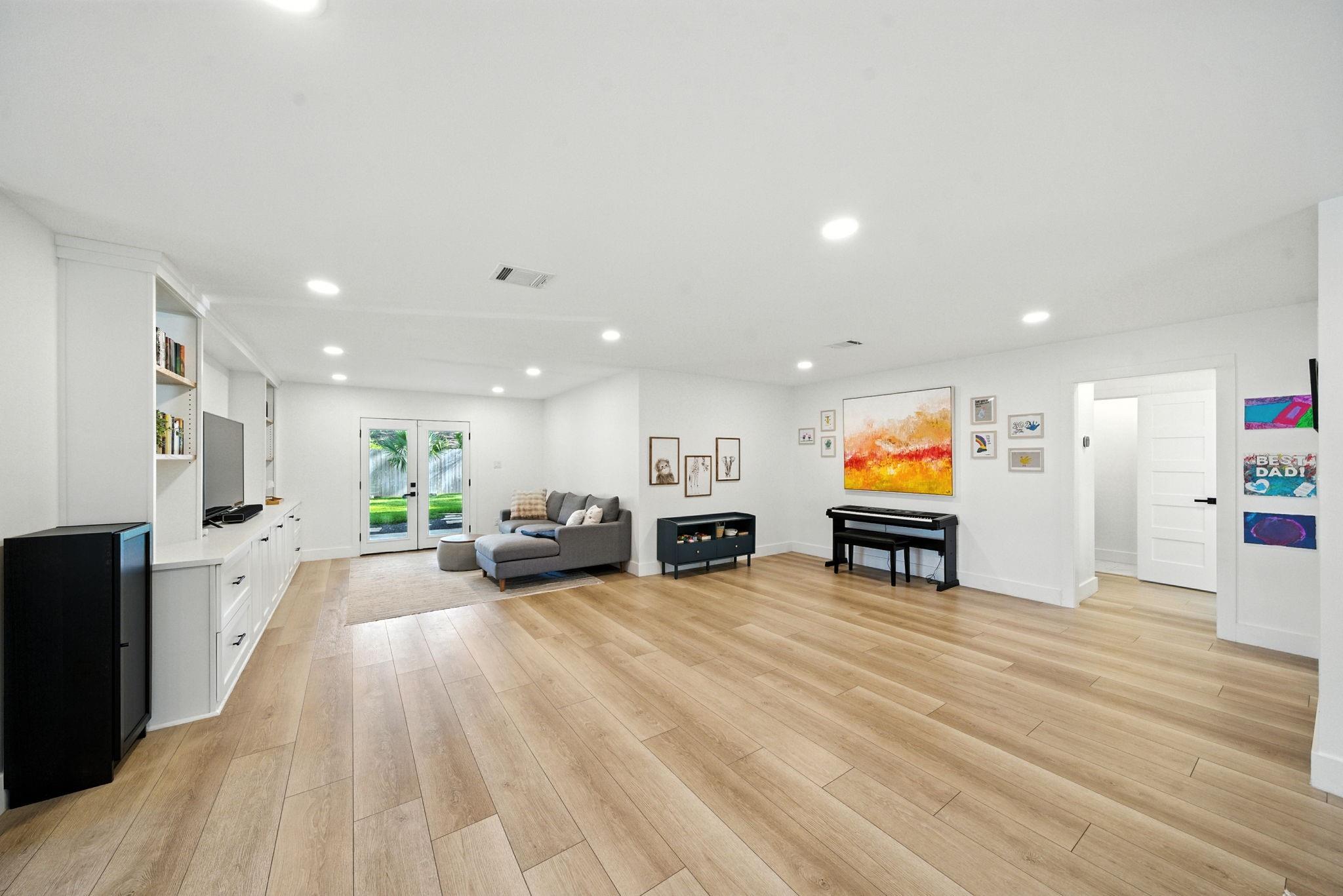 5438 Grape Street